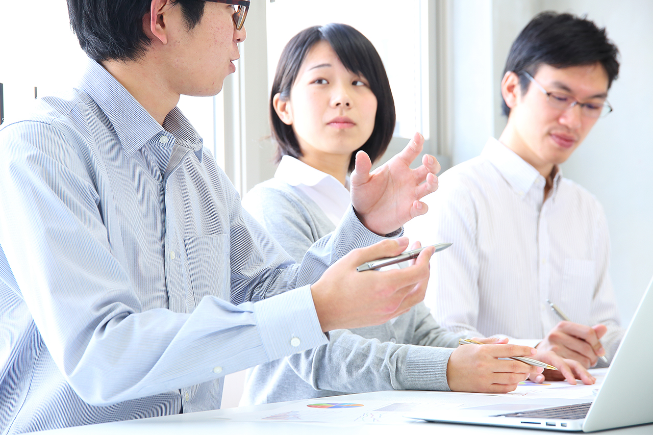 先輩働きさんが、皆さんの成長を支えてくれます。 先輩働きさんが、皆さんの成長を支えてくれます。