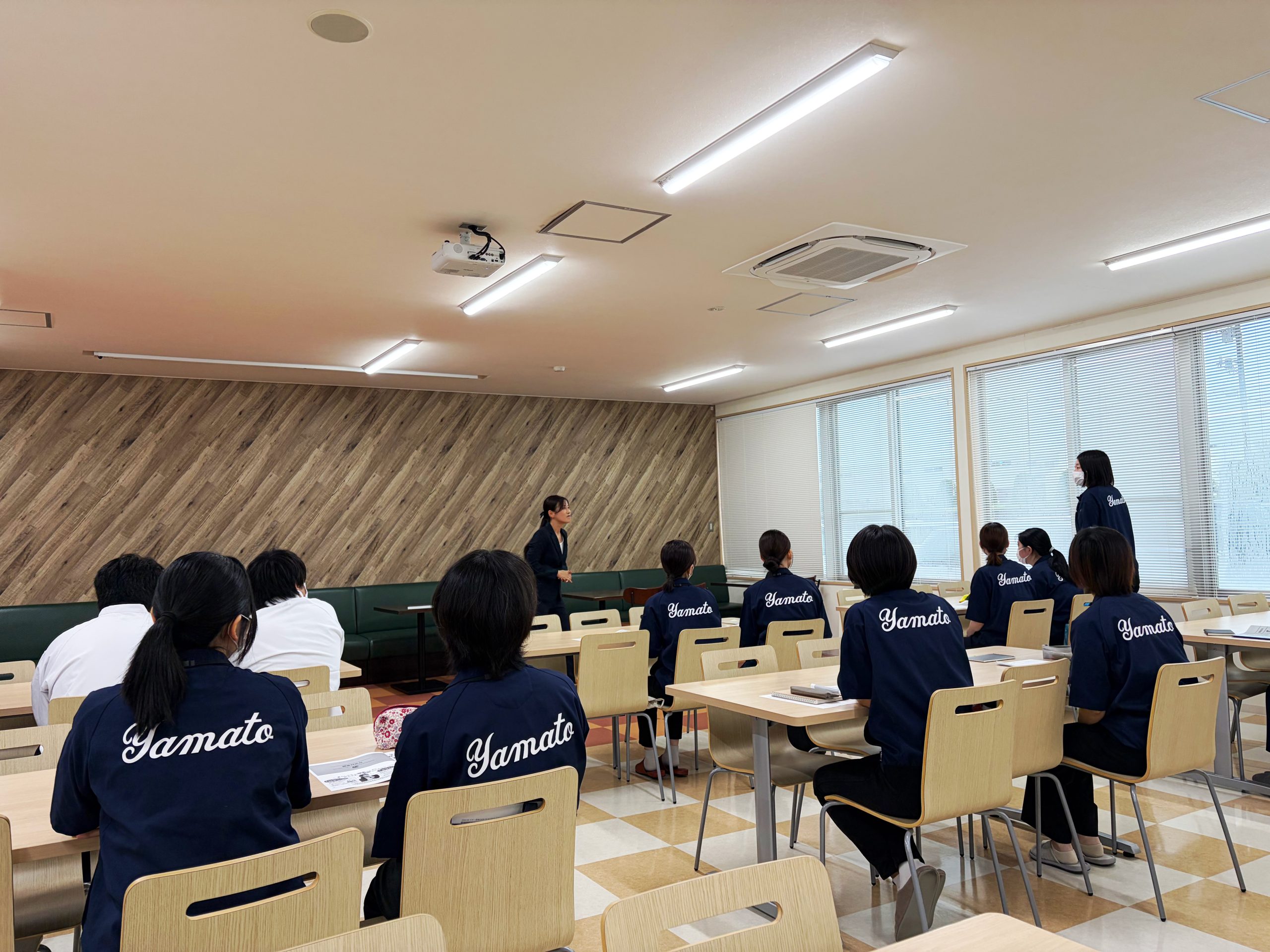 マナー研修のようす2 マナー研修のようす2